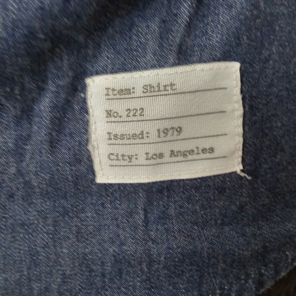 Adam Levine Collection denim buttom down shirt size Small - Picture 6 of 9